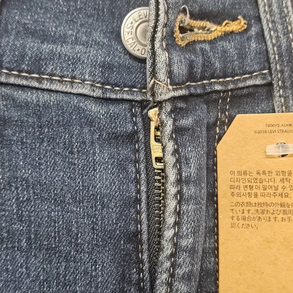 LEVIS 318 SHAPING WIDE LEG JEANS WOMEN'S SIZE 28 - Picture 4 of 6